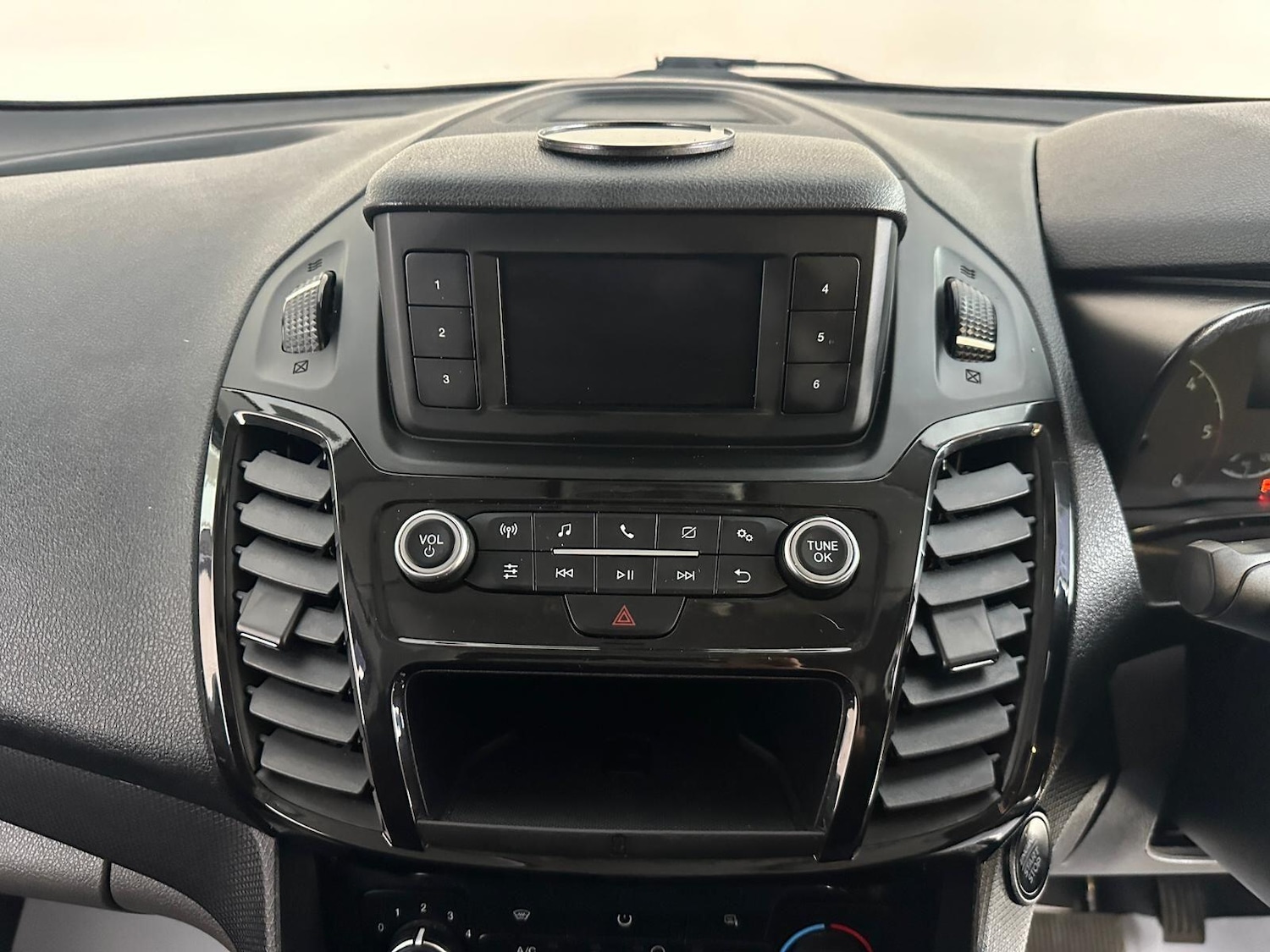 Used Ford Transit Connect 2020 for sale - 76866300: Photo 15