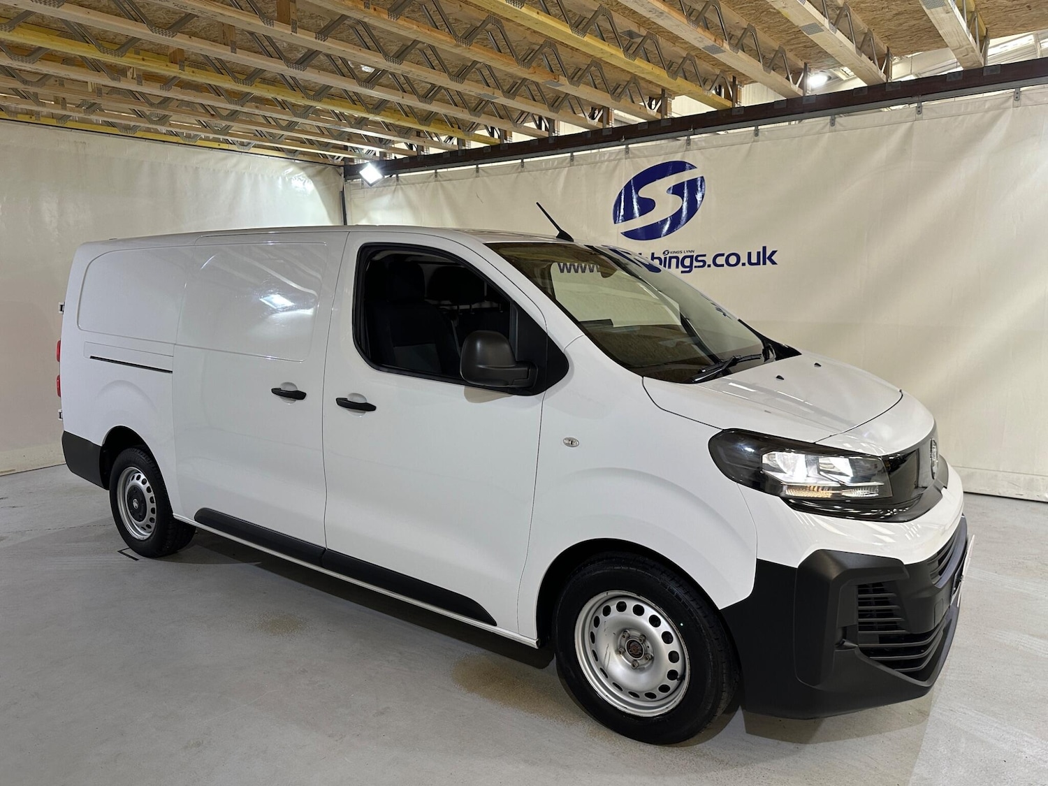 Used Vauxhall Vivaro 2024 for sale - 76152890: Photo 1