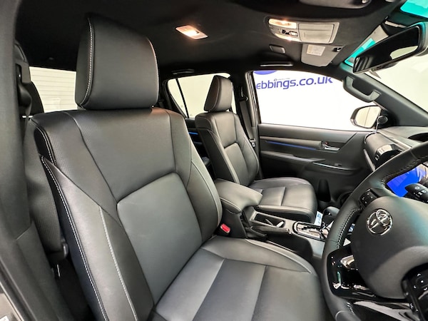 Used Toyota Hilux for sale - 74959028: Photo 12