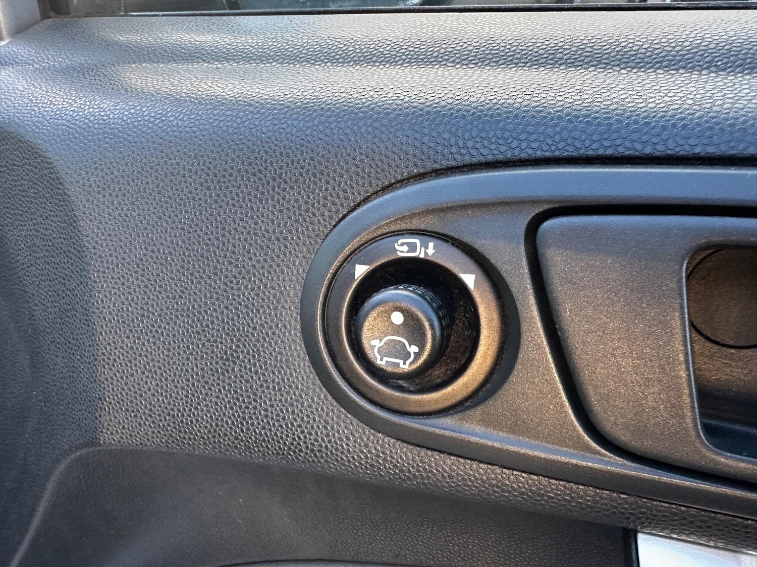 Used Ford Fiesta 2010 for sale - 77057140: Photo 13