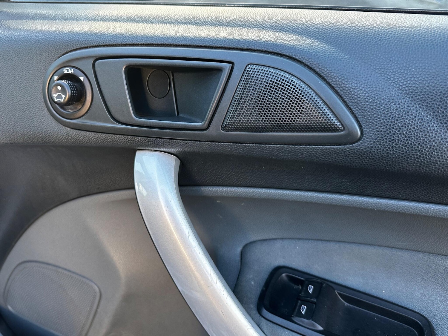 Used Ford Fiesta 2010 for sale - 77057140: Photo 14