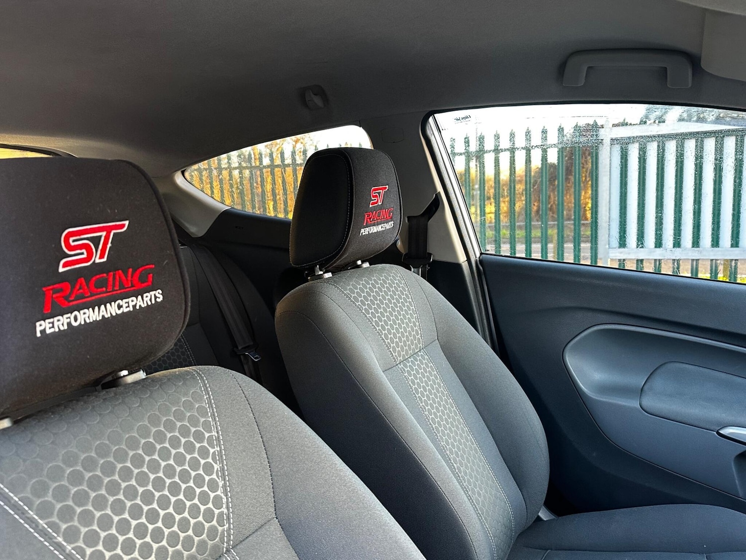 Used Ford Fiesta 2010 for sale - 77057140: Photo 17