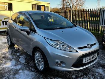 Used Ford Fiesta 2010 for sale - 77057140: Photo
