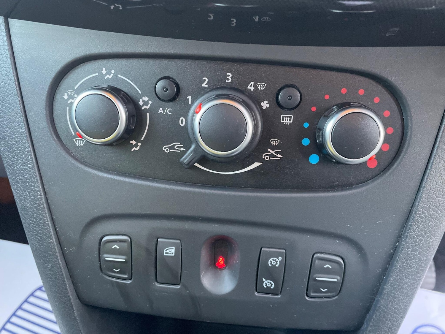 Used Dacia Sandero 2017 for sale - 76658248: Photo 21