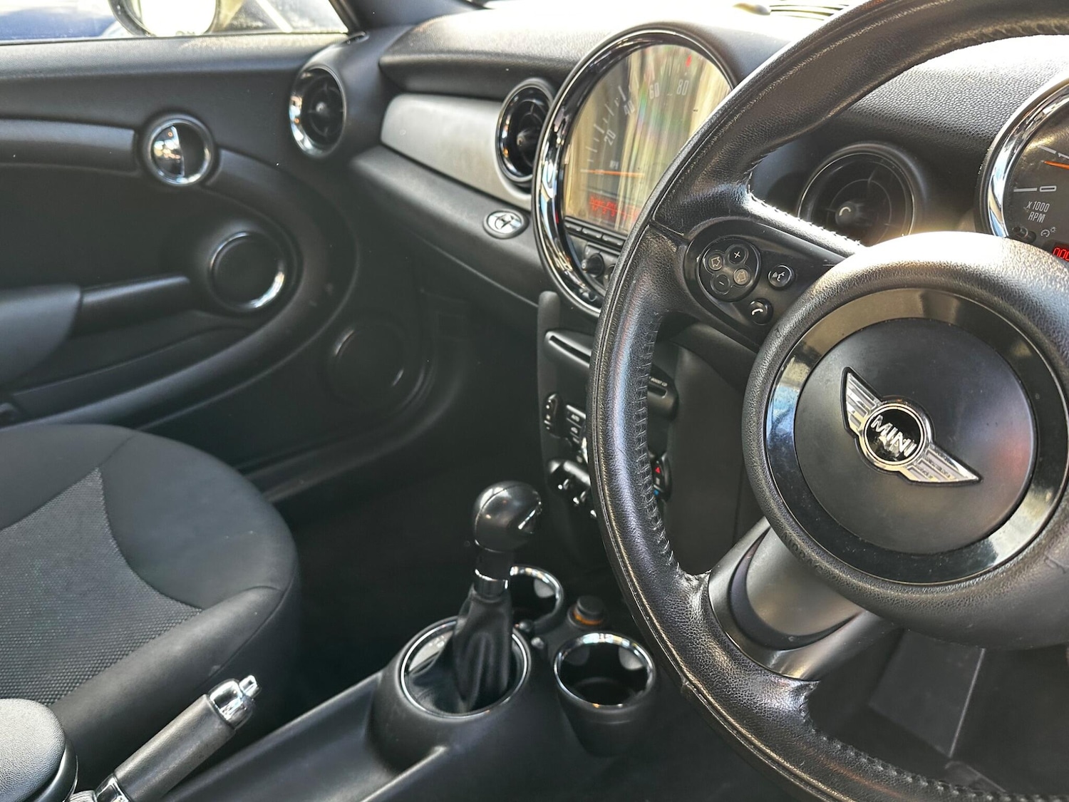 Used MINI Convertible 2015 for sale - 77163265: Photo 28