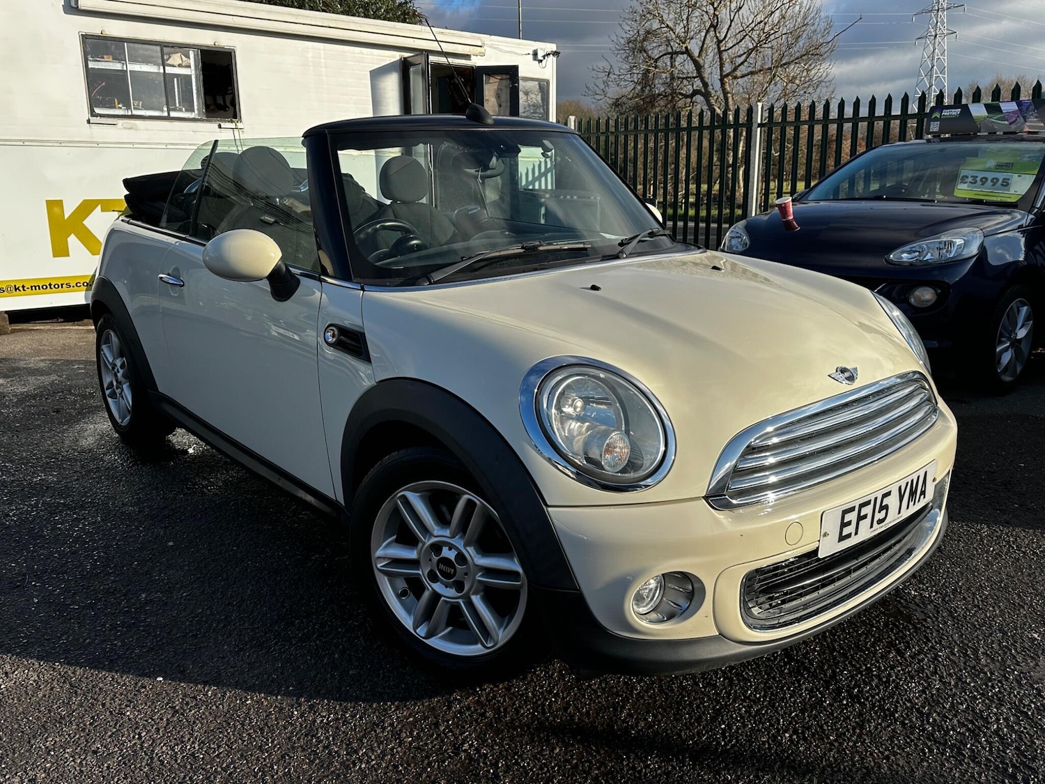 Used MINI Convertible 2015 for sale - 77163265: Photo 3