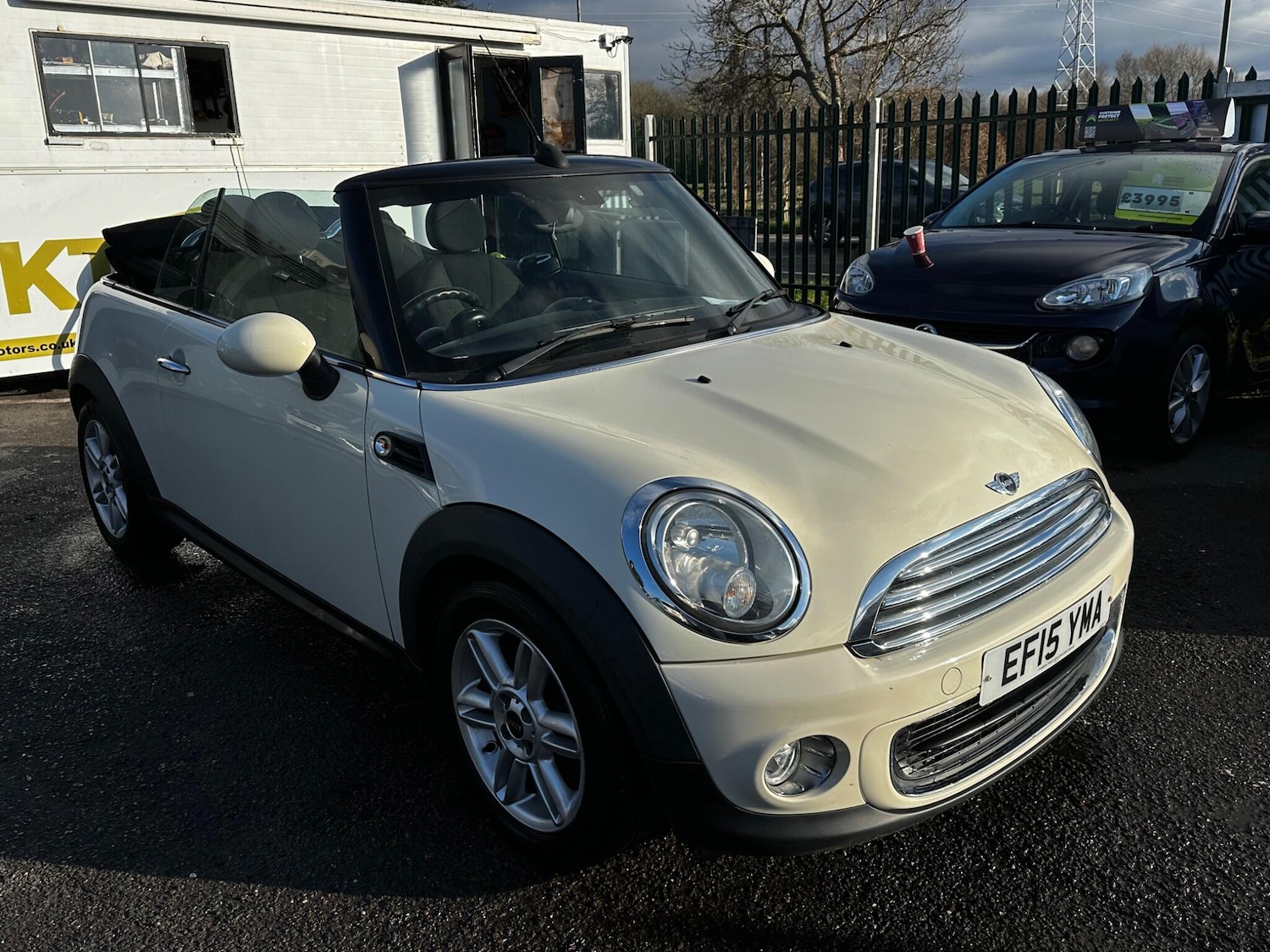 Used MINI Convertible 2015 for sale - 77163265: Photo 4