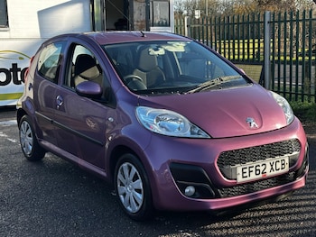 2013 (62) - 1.0 Active 5dr 2-Tronic