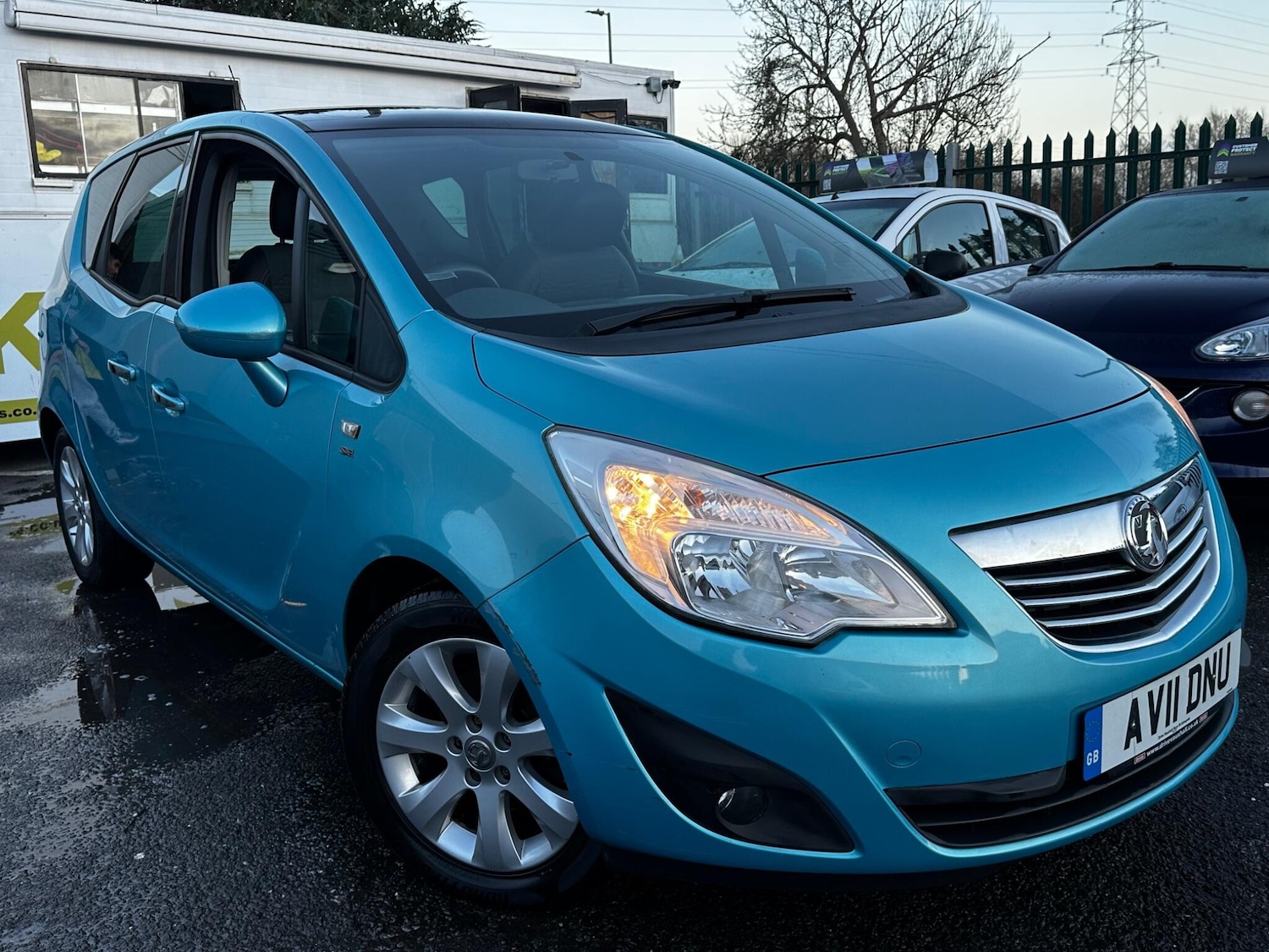 Used Vauxhall Meriva 2011 for sale - 77016277: Photo 2