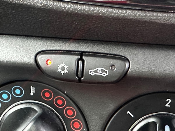 Used Vauxhall ADAM 2014 for sale - 76317993: Photo 20