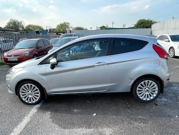Used Ford Fiesta 2010 for sale - 75904257: Photo