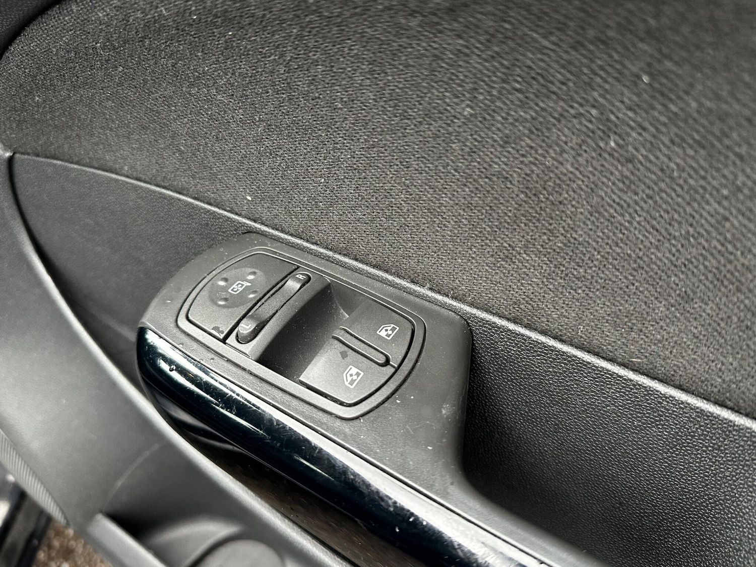 Used Vauxhall Corsa 2011 for sale - 76423828: Photo 10