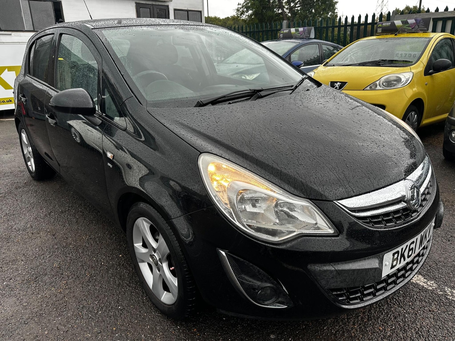 Used Vauxhall Corsa 2011 for sale - 76423828: Photo 2
