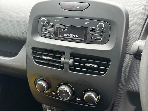 Used Renault Clio 2014 for sale - 76250945: Photo 10