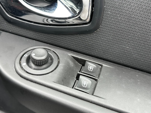 Used Renault Clio 2014 for sale - 76250945: Photo 11