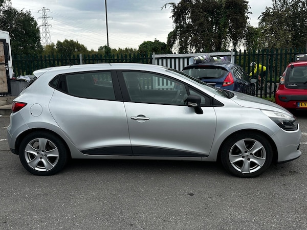 Used Renault Clio 2014 for sale - 76250945: Photo 8