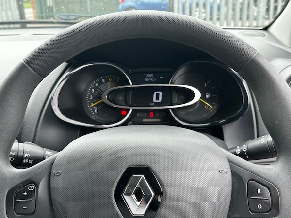 Used Renault Clio 2014 for sale - 76250945: Photo 9