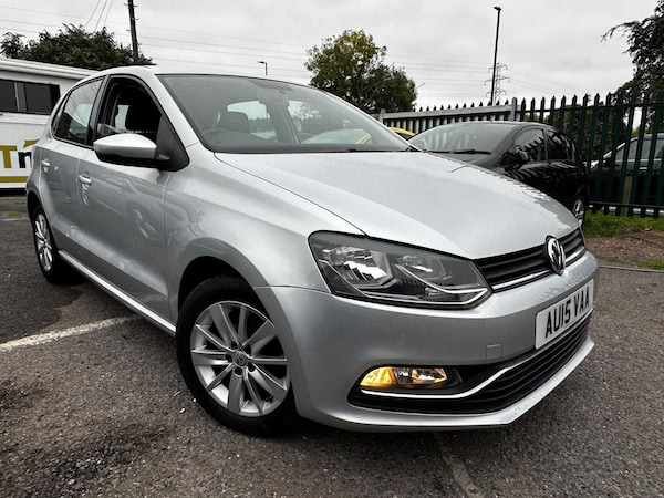 Used Volkswagen Polo 2015 for sale - 76270864: Photo 1