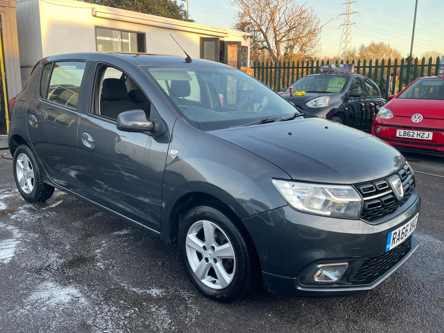 Used Dacia Sandero 2017 for sale - 76994706: Photo 2