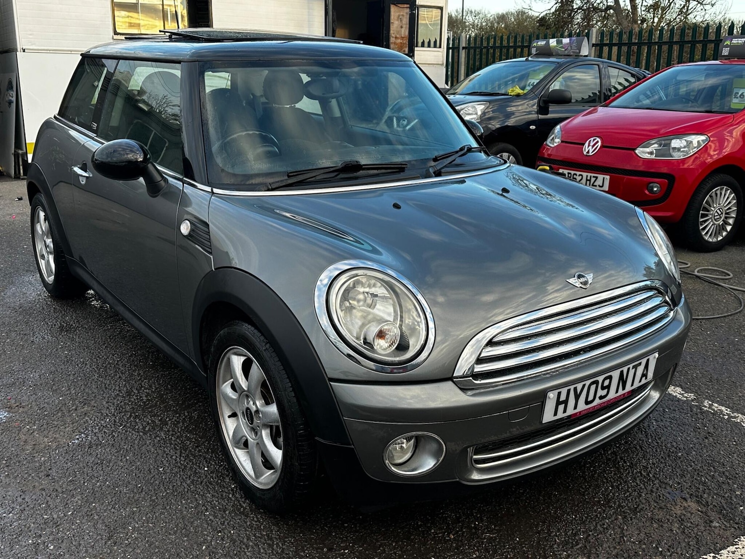 Used MINI Hatch 2009 for sale - 76619960: Photo 1