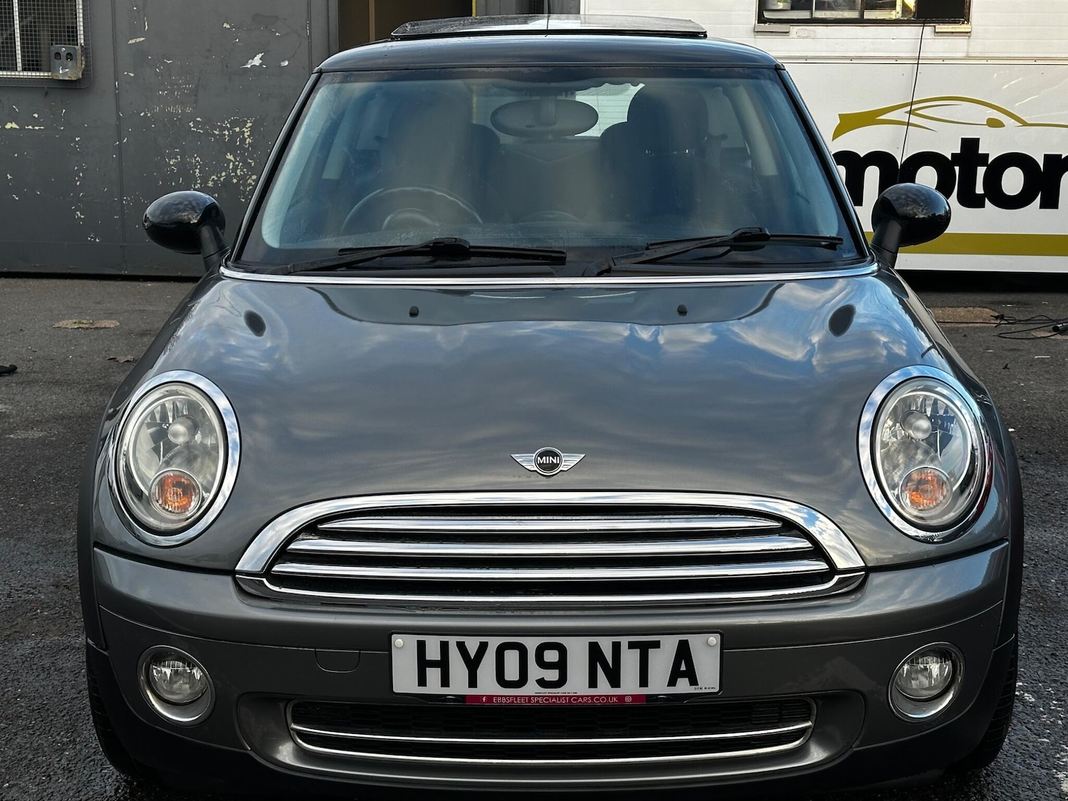 Used MINI Hatch 2009 for sale - 76619960: Photo 2