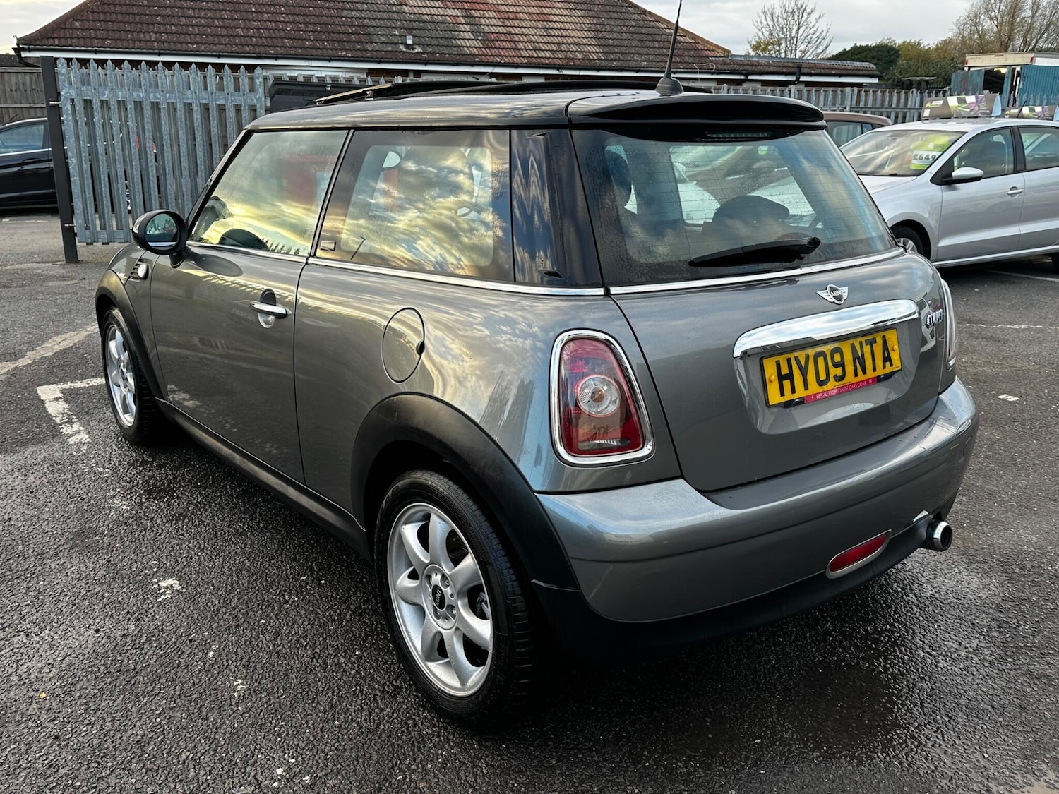 Used MINI Hatch 2009 for sale - 76619960: Photo 5