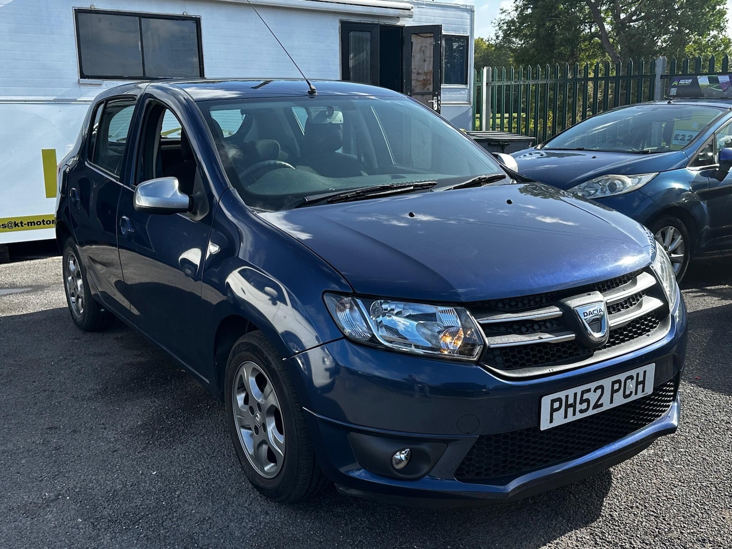 Used Dacia Sandero 2015 for sale - 76175234: Photo 2