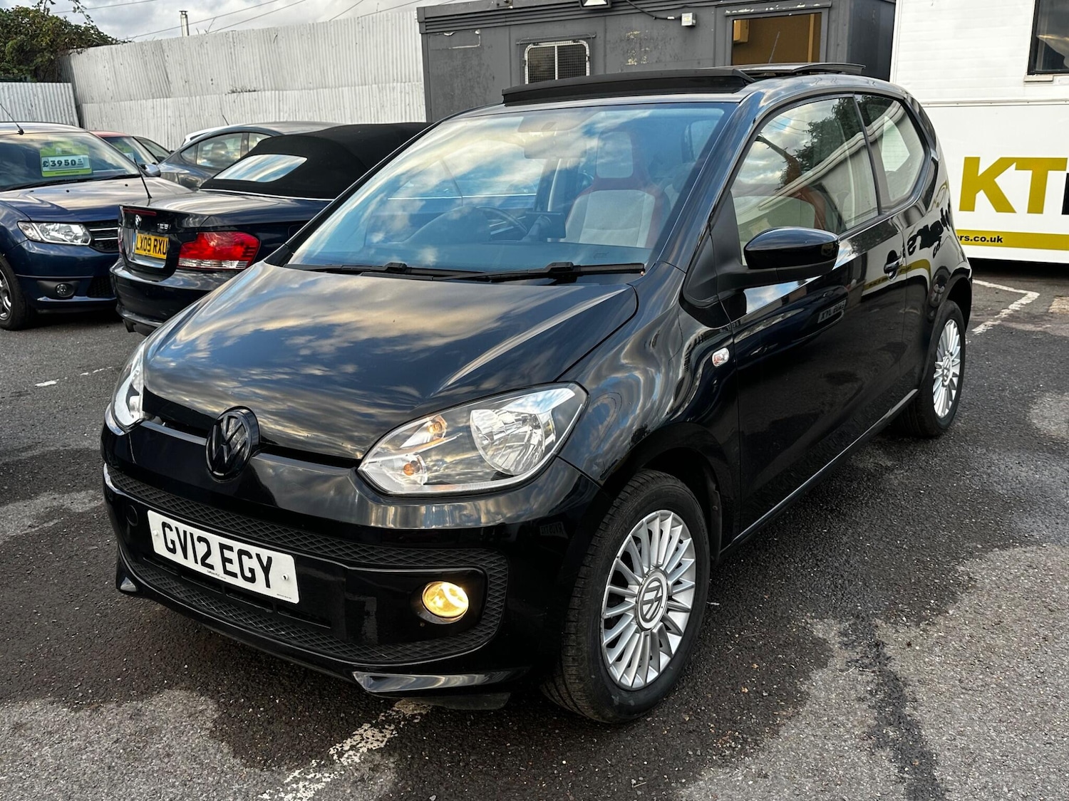 Used Volkswagen up! 2012 for sale - 76441172: Photo 3
