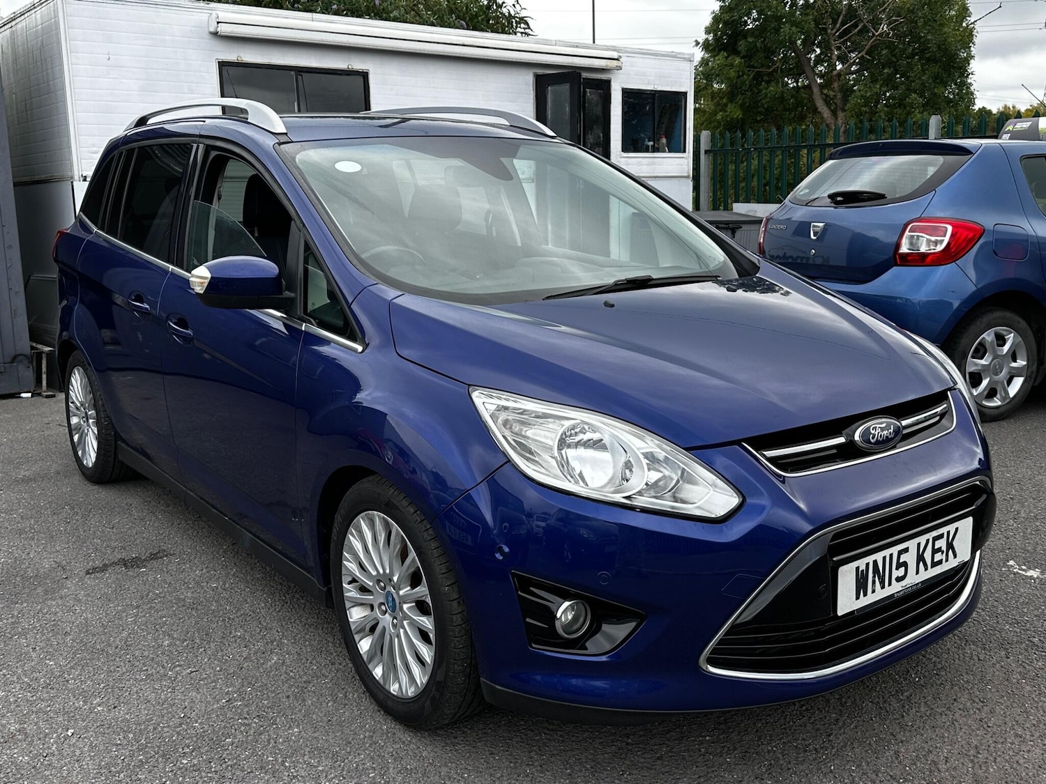 Used Ford Grand C-Max 2015 for sale - 76486000: Photo 2