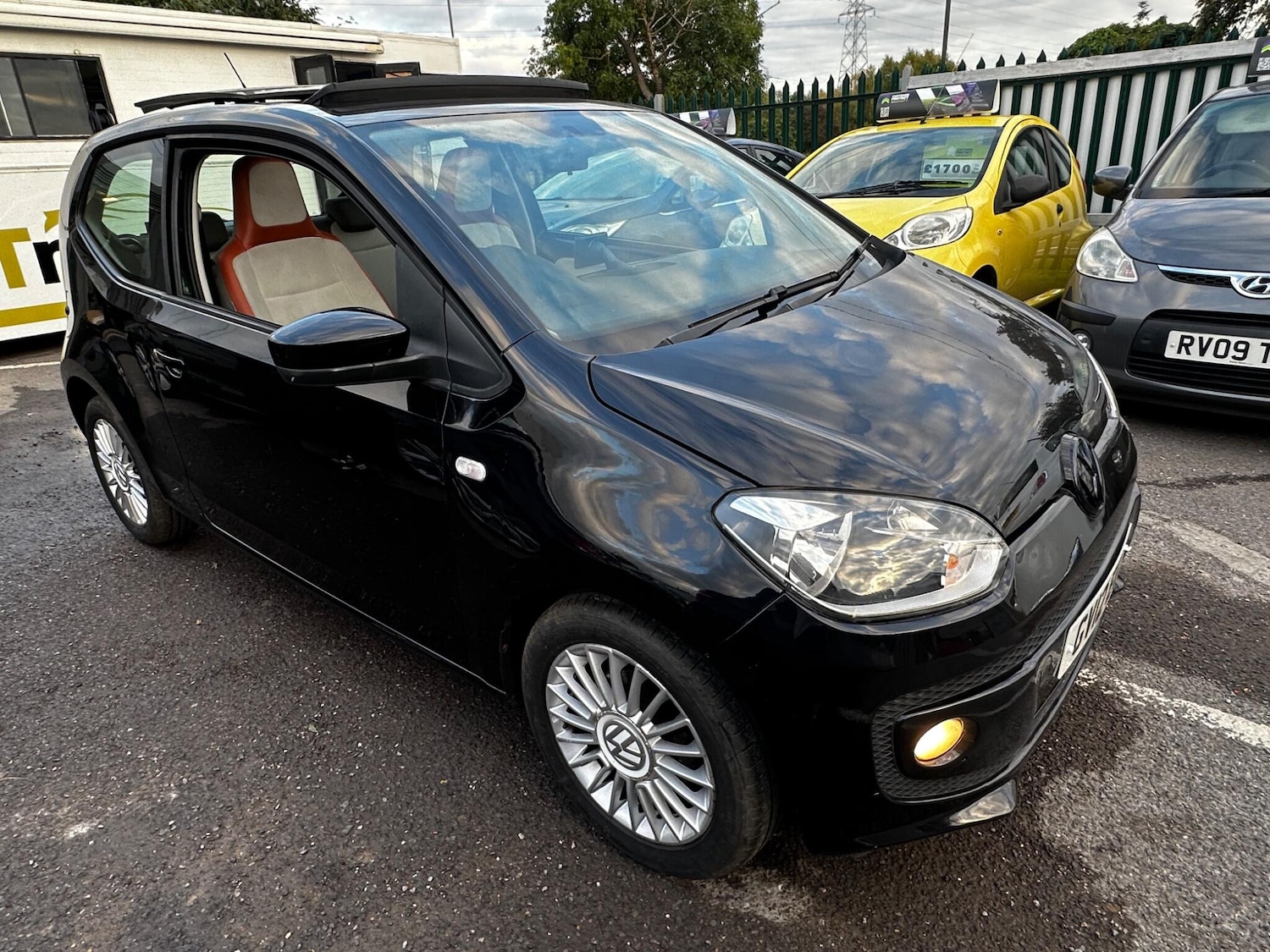 Used Volkswagen up! 2012 for sale - 76561955: Photo 1