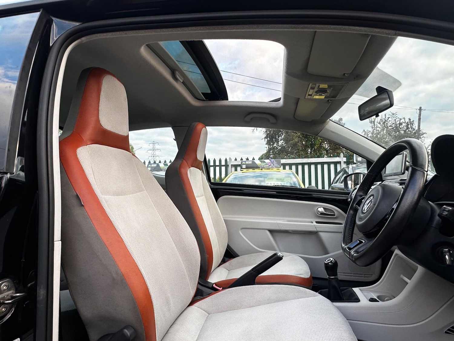 Used Volkswagen up! 2012 for sale - 76561955: Photo 11