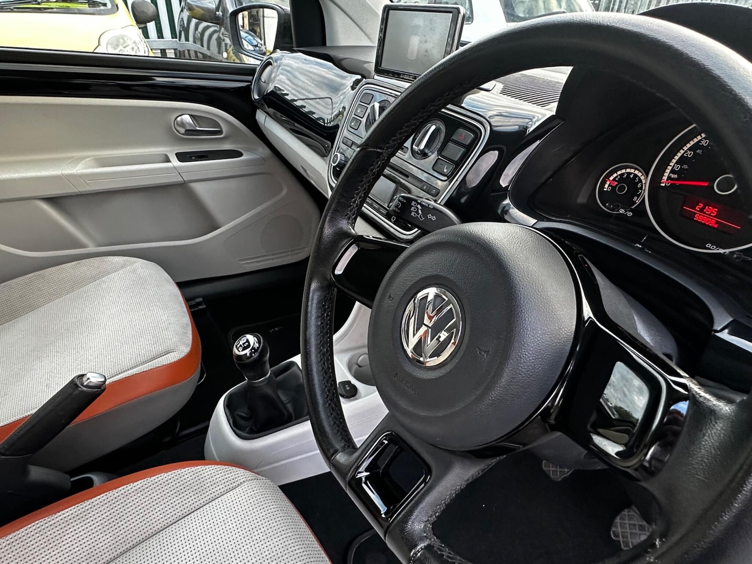 Used Volkswagen up! 2012 for sale - 76561955: Photo 17