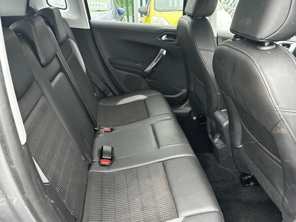 Used Peugeot 2008 2014 for sale - 76215302: Photo 11