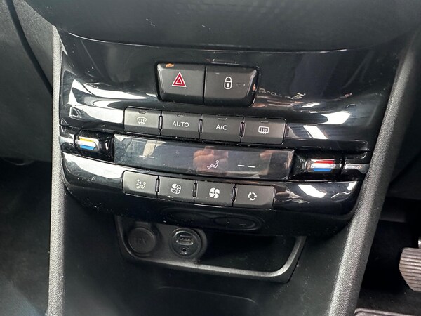 Used Peugeot 2008 2014 for sale - 76215302: Photo 21