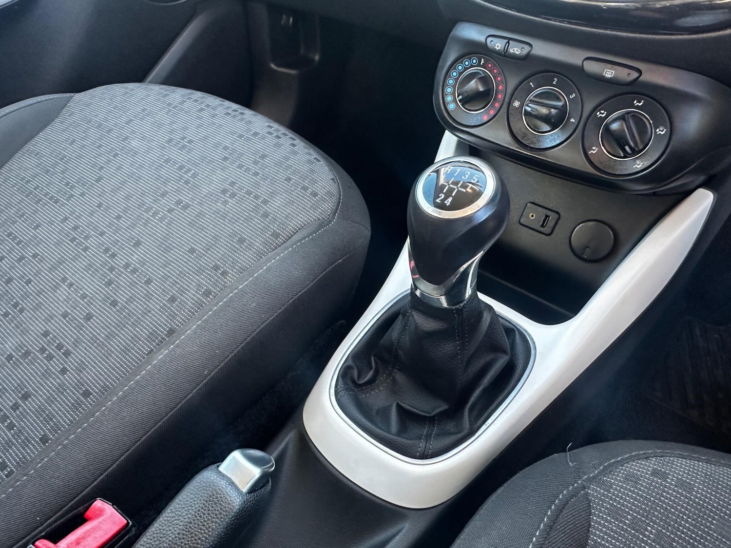 Used Vauxhall ADAM 2015 for sale - 77978371: Photo 27