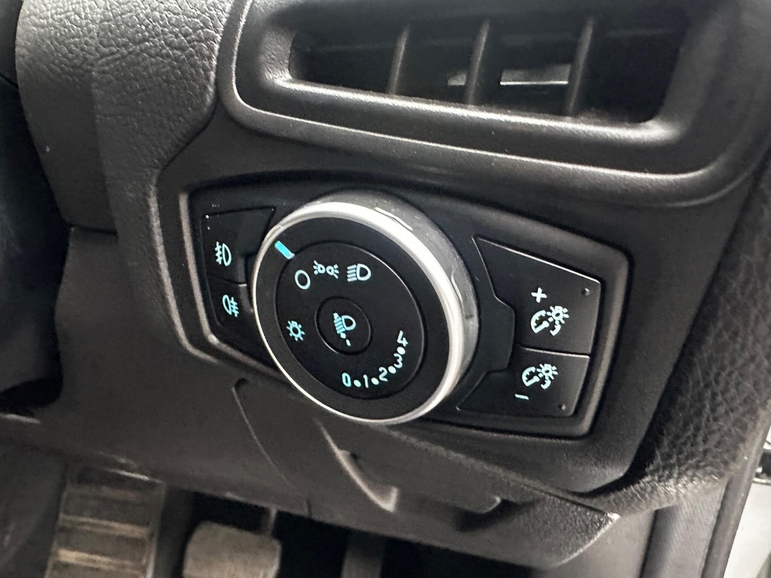 Used Ford Focus 2015 for sale - 76270367: Photo 18