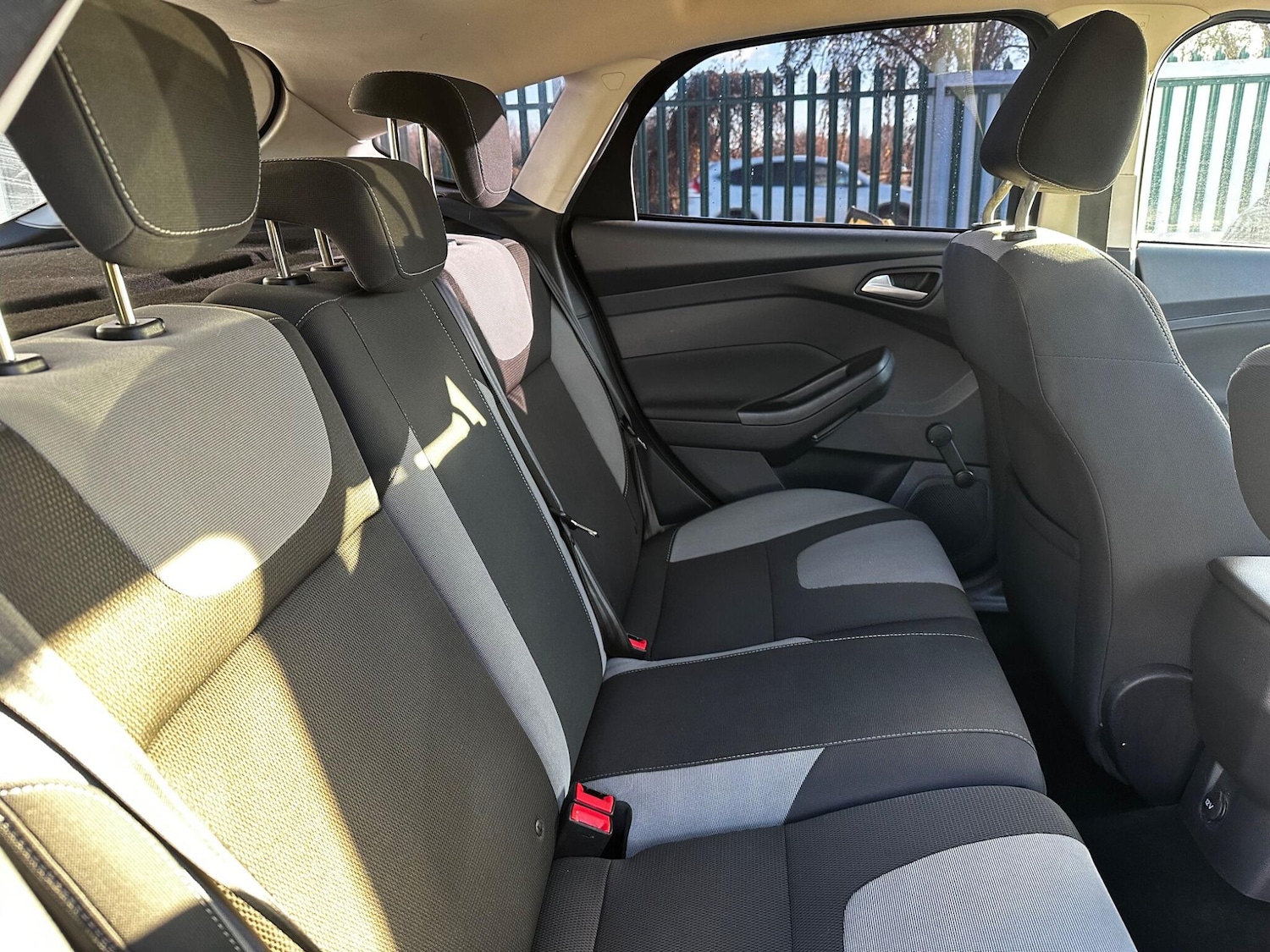 Used Ford Focus 2011 for sale - 76759570: Photo 18