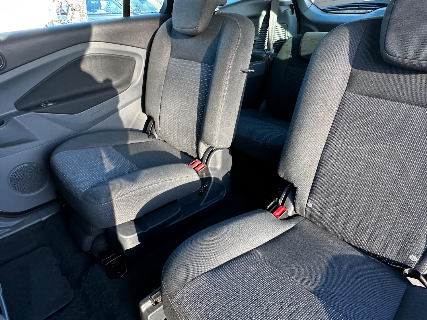 Used Ford Grand C-Max 2011 for sale - 76935928: Photo 15