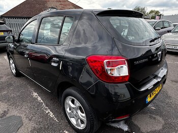 Used Dacia Sandero 2015 for sale - 78517356: Photo