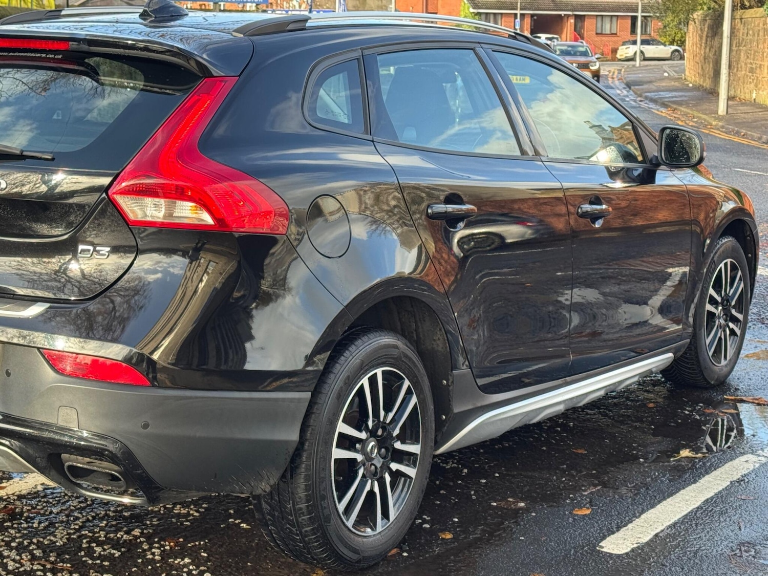 Used Volvo V40 Cross Country 2017 for sale - 76440372: Photo 11