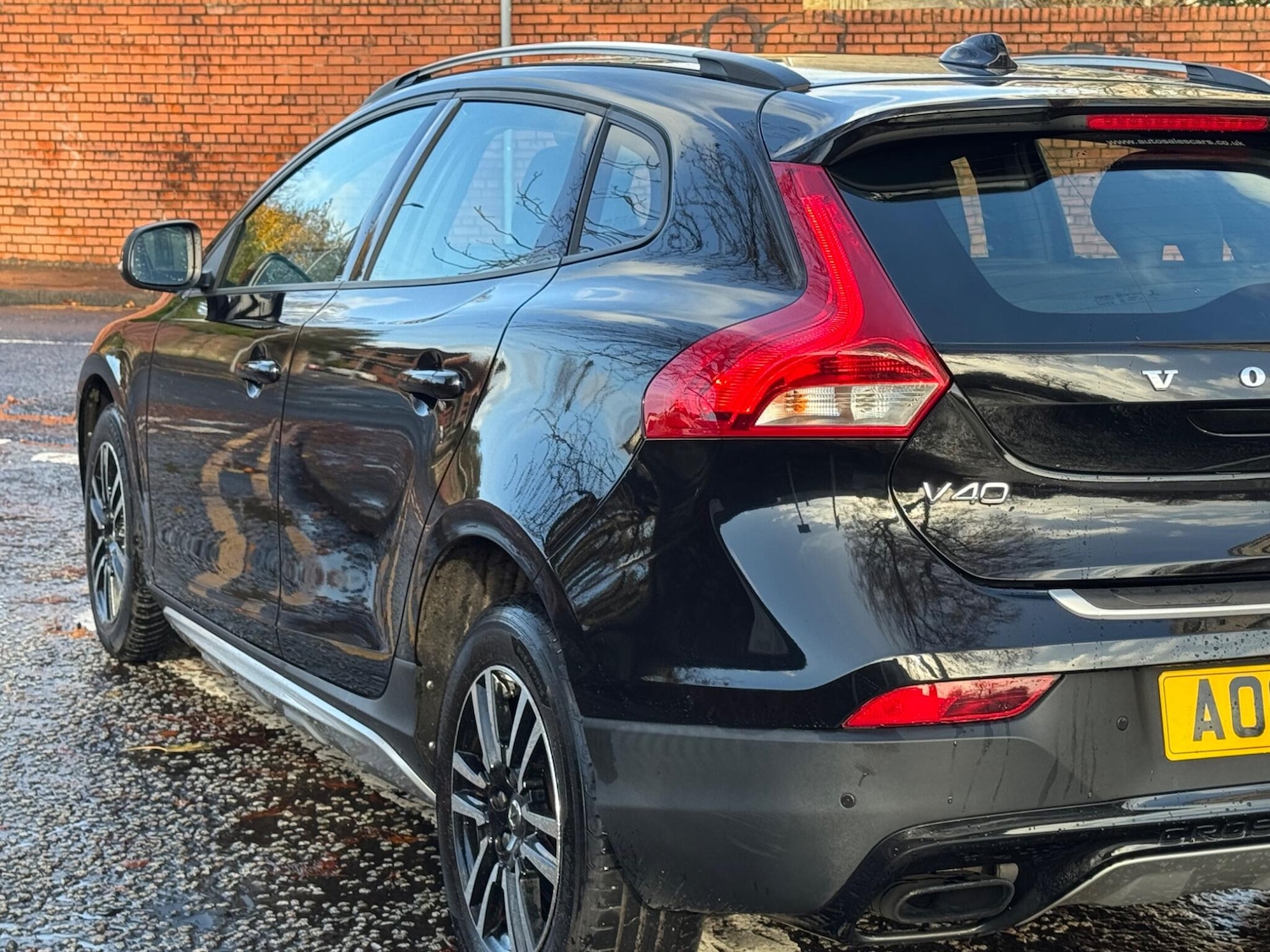 Used Volvo V40 Cross Country 2017 for sale - 76440372: Photo 12