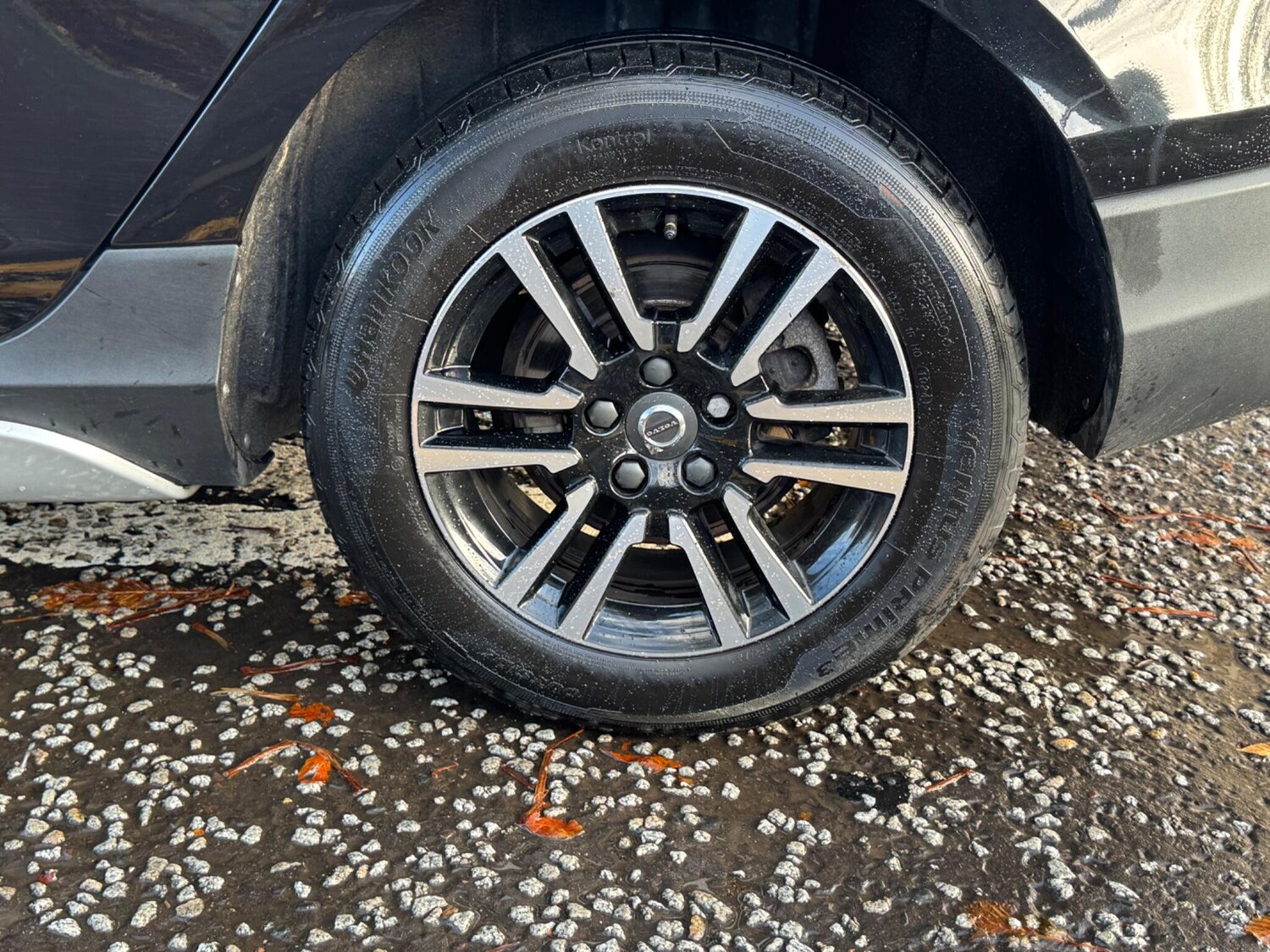 Used Volvo V40 Cross Country 2017 for sale - 76440372: Photo 13