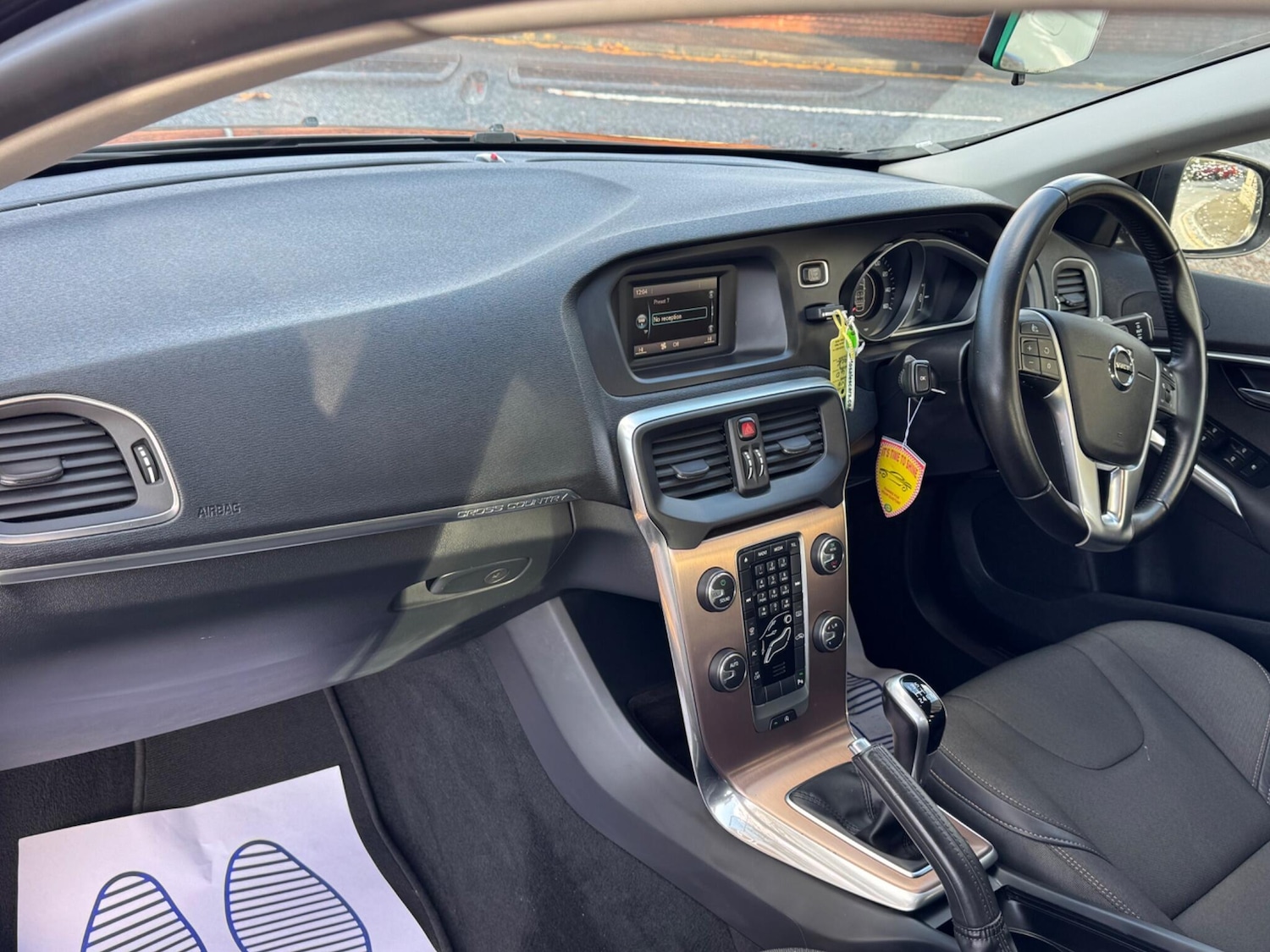 Used Volvo V40 Cross Country 2017 for sale - 76440372: Photo 18