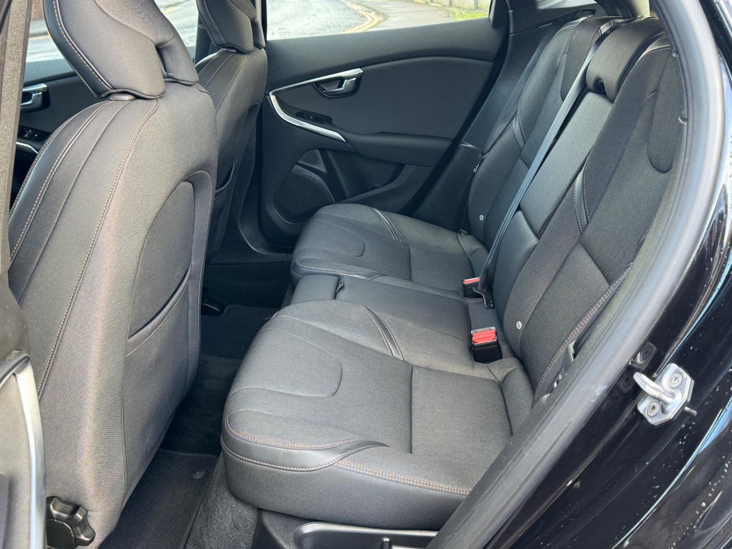 Used Volvo V40 Cross Country 2017 for sale - 76440372: Photo 19