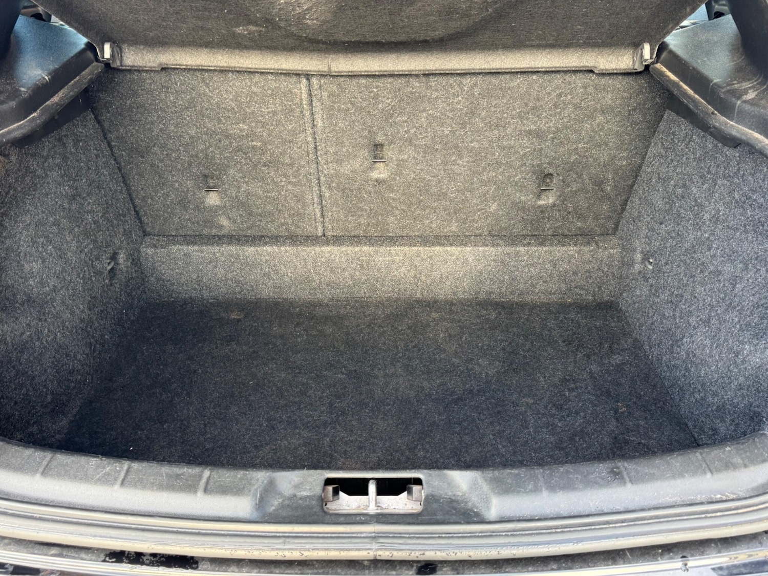 Used Volvo V40 Cross Country 2017 for sale - 76440372: Photo 20