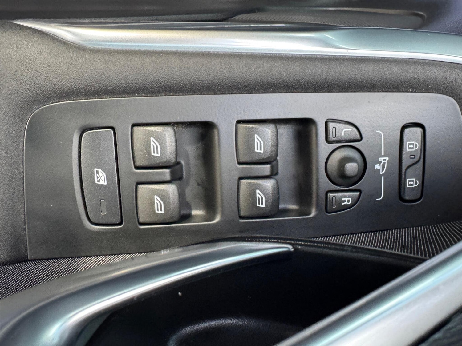 Used Volvo V40 Cross Country 2017 for sale - 76440372: Photo 21