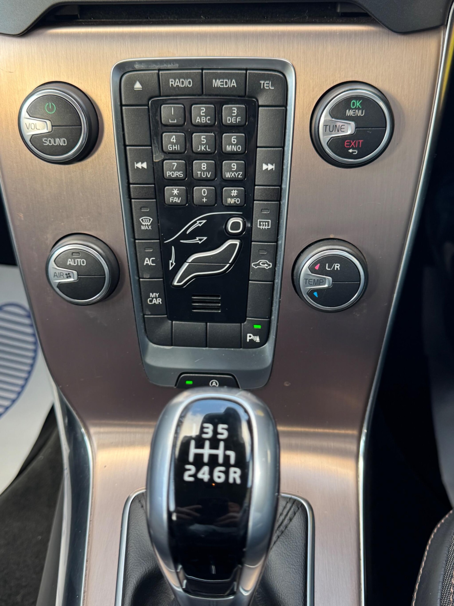 Used Volvo V40 Cross Country 2017 for sale - 76440372: Photo 25