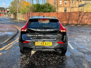 Used Volvo V40 Cross Country 2017 for sale - 76440372: Photo