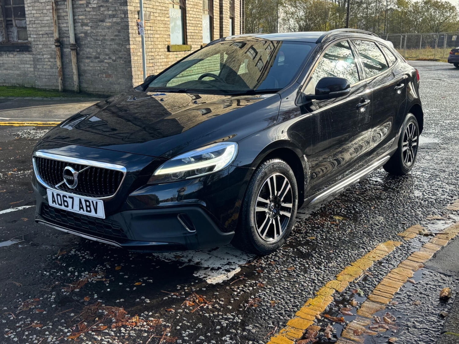Used Volvo V40 Cross Country 2017 for sale - 76440372: Photo 7
