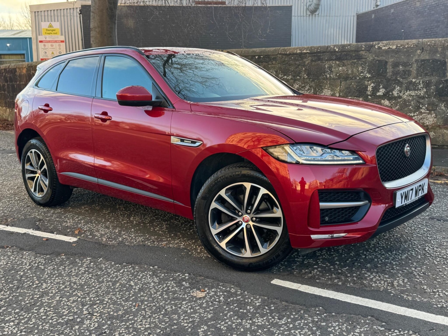 Used Jaguar F-Pace 2017 for sale - 76607707: Photo 1